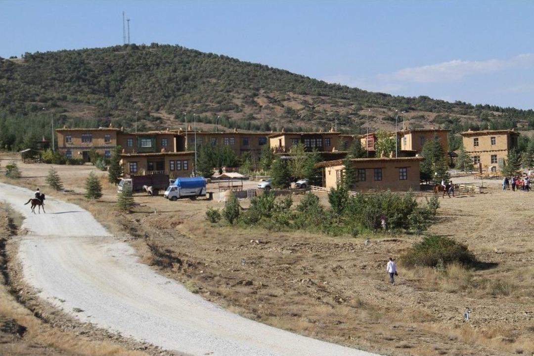 "sonsuz Ş&uuml;kran K&ouml;y&uuml;"ne Ziyaret&ccedil;i İlgisi Artıyor