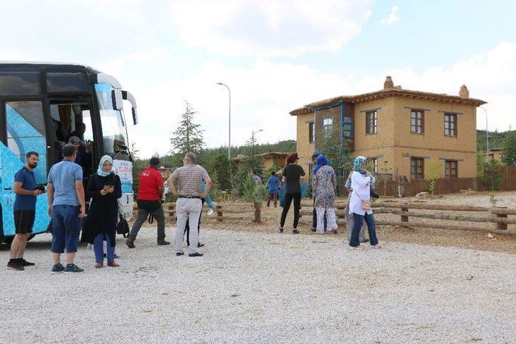 "sonsuz Şükran Köyü"ne Ziyaretçi İlgisi Artıyor G3