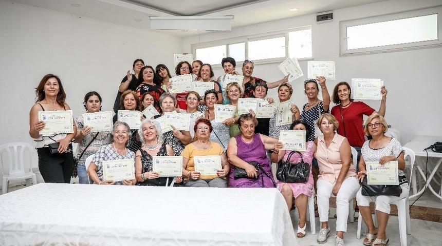 Didim’de Kadın Kursiyerler Sertifikalarını Aldı