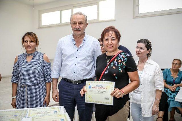 Didim’de Kadın Kursiyerler Sertifikalarını Aldı