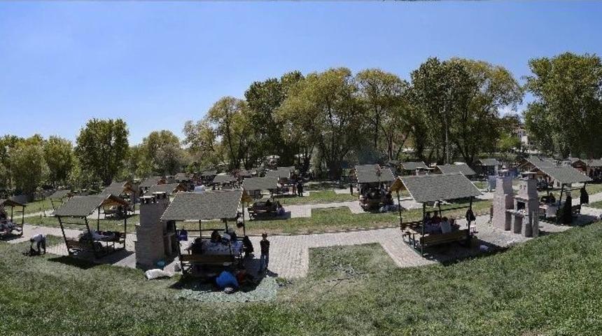 Bayramda Piknik&ccedil;ileri G&ouml;zdesi Yakacık Oldu