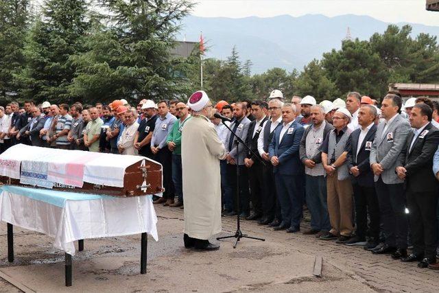 İş Kazasında Hayatını Kaybeden İşçi İçin Tören