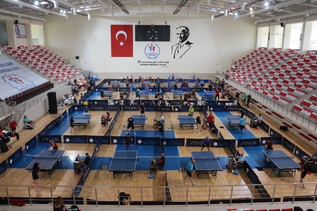 Veteran Masa Teniş&ccedil;iler Eskişehir&rsquo;de Buluştu