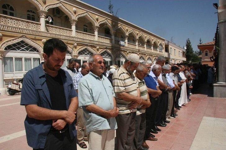 İşadamı Hikmet Öndeş Son Yolculuğa Uğurlandı G2