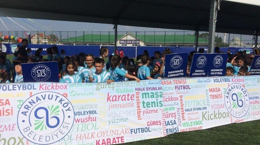 Arnavutköy’de Yaz Spor Okulları’nın Kapanışı Gerçekleşti