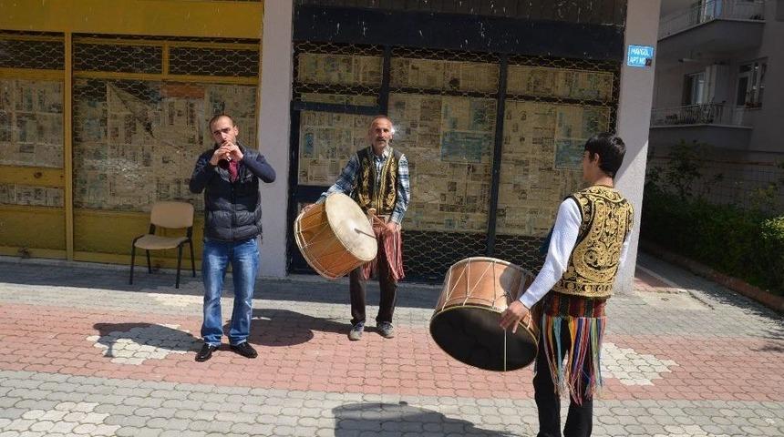 Davul Ve Zurna Düğünlerin Vazgeçilmezi