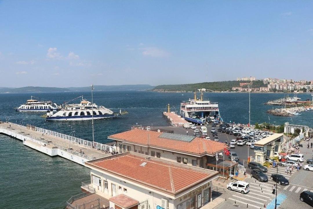 &Ccedil;anakkale&rsquo;de D&ouml;n&uuml;ş Yoğunluğu: 5 Kilometrelik Kuyruk Oluştu