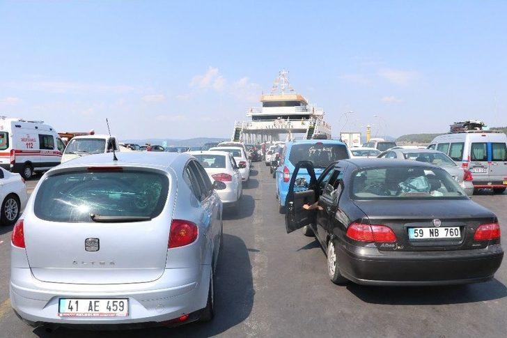 Çanakkale’de Dönüş Yoğunluğu: 5 Kilometrelik Kuyruk Oluştu G4