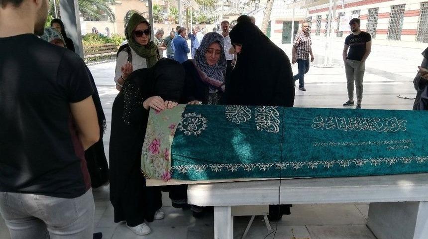 Kalp Yetmezliğinden &Ouml;len Gen&ccedil; Kız Son Yolcuğuna Uğurlandı