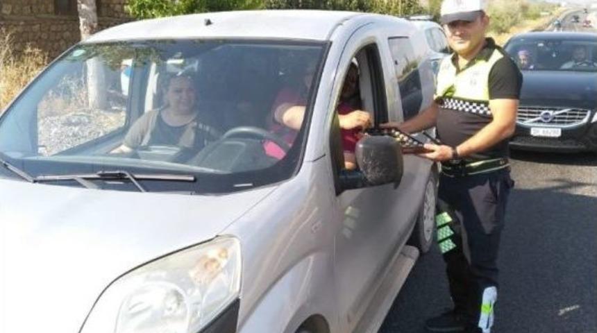 Bu Kez Ceza Değil Kutlama İ&ccedil;in Durdurdular