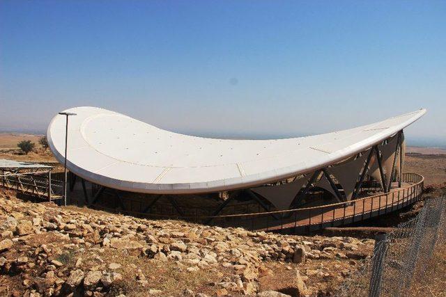 Göbeklitepe Ormanı’nda Korkutan Yangın Kontrol Altına Alındı