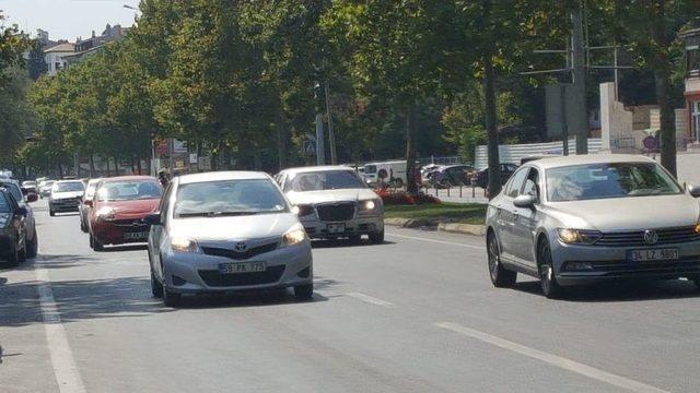 Akşam Trafiğine Kalmamak İçin Yola Çıktılar, Trafik Felç Oldu