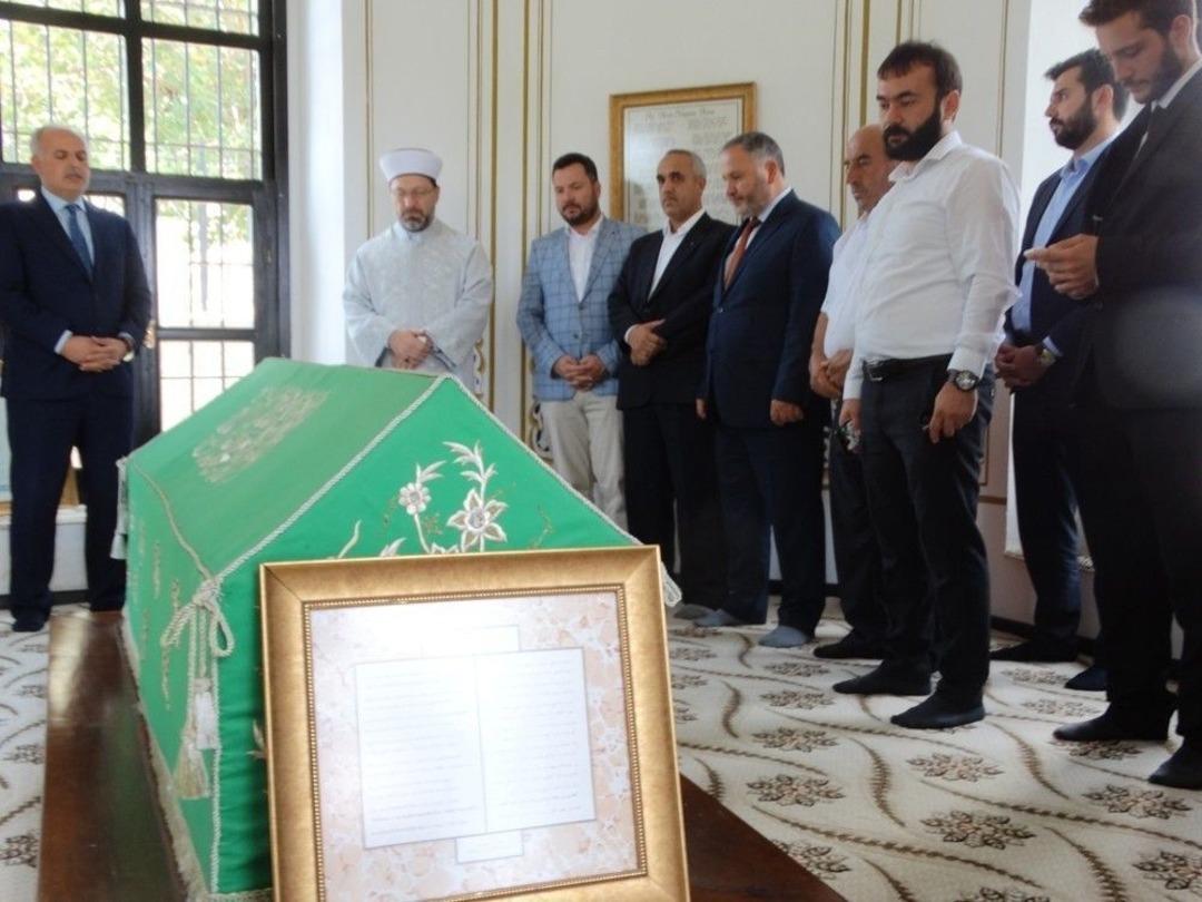 Diyanet İşleri Başkanı Erbaş, Hayme Ana T&uuml;rbesi&rsquo;ni Ziyaret Etti