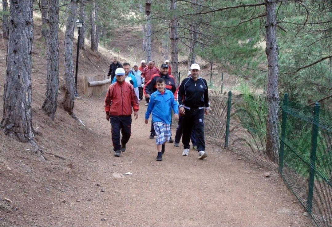 Sağlıklı Yaşam İ&ccedil;in 22 Yıldır Aralıksız Spor Yapıyorlar