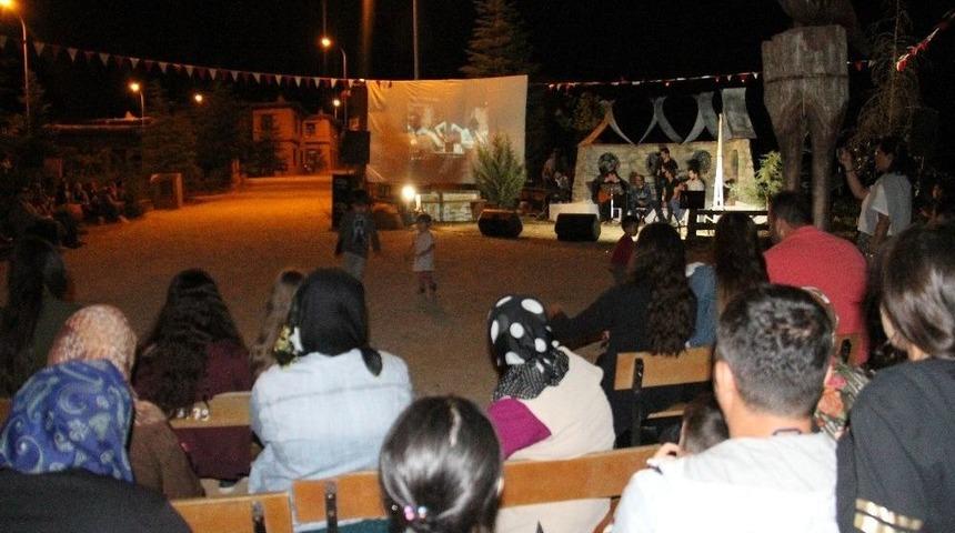 Sanat&ccedil;ıların K&ouml;y&uuml;nde Festival Başladı