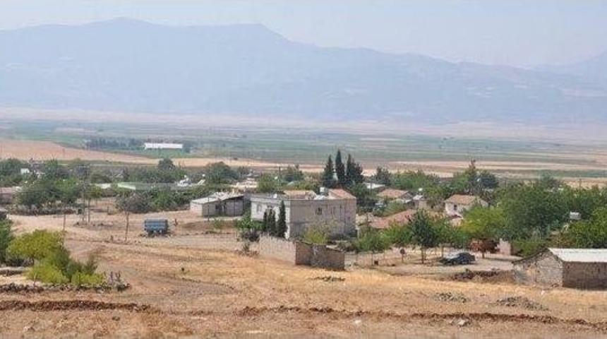 Şakalaştığı Karısını Öldürdü