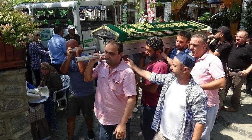 Tiyatro Sanat&ccedil;ısı Toron Karacaoğlu Balıkesir&rsquo;de Toprağa Verildi