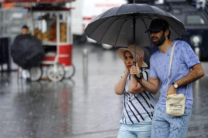İstanbul’da Sağanak Yağmur Etkili Oluyor G2