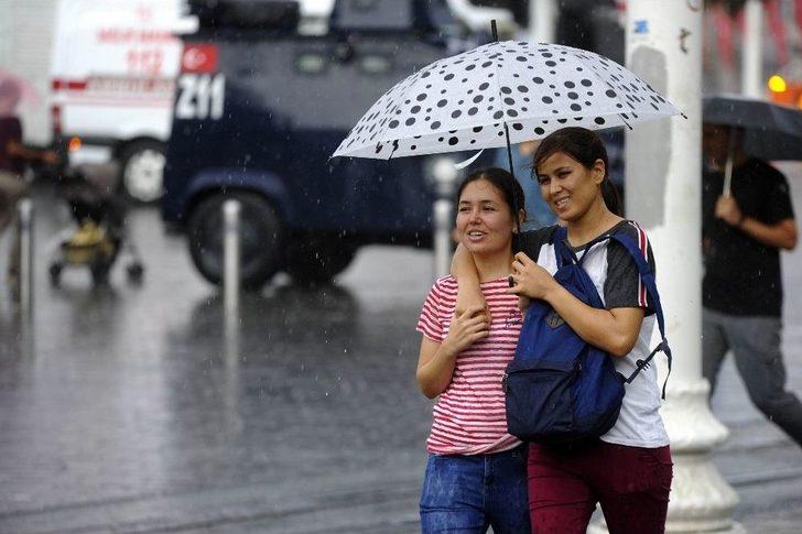 İstanbul’da Sağanak Yağmur Etkili Oluyor G4