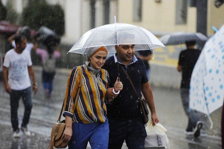 İstanbul’da Sağanak Yağmur Etkili Oluyor G5