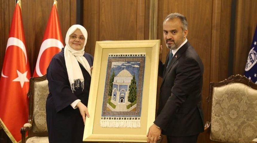 Başkan Aktaş’tan Bakan Selçuk’a Bursa İşi İpek Tablo