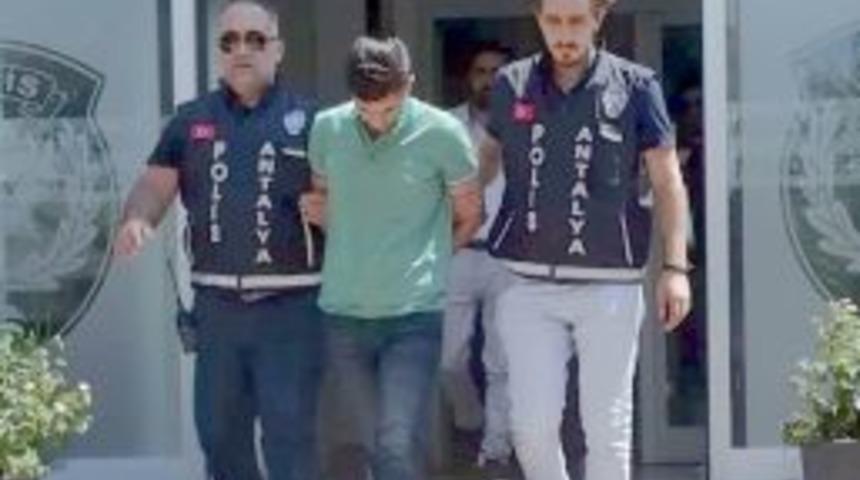 Antalya&rsquo;da İranlı Turisti Dolandıran Zanlı Tutuklandı