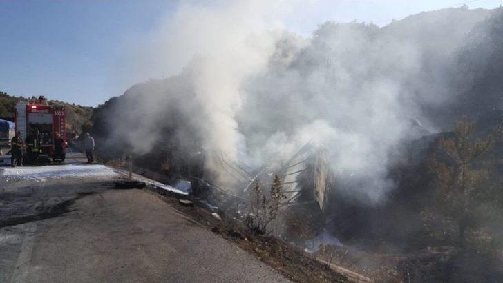 Kaza Yapan Tır Alev Aldı G1