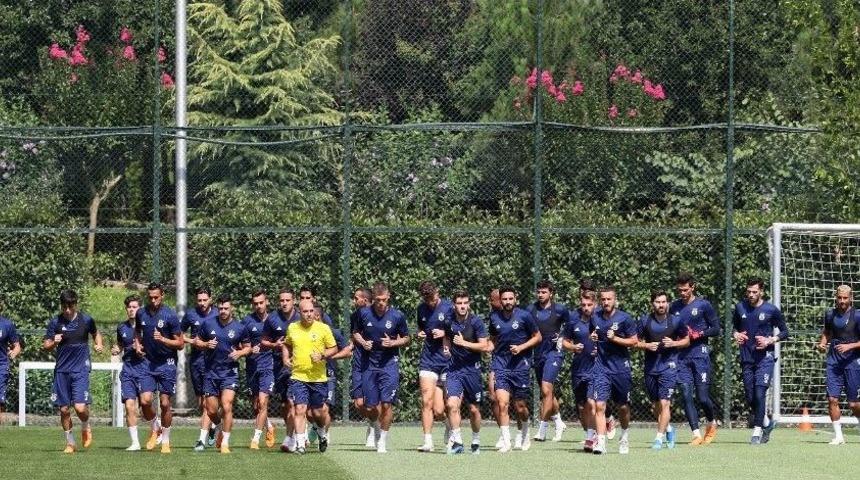 Fenerbah&ccedil;e Hazırlıklarını S&uuml;rd&uuml;rd&uuml;