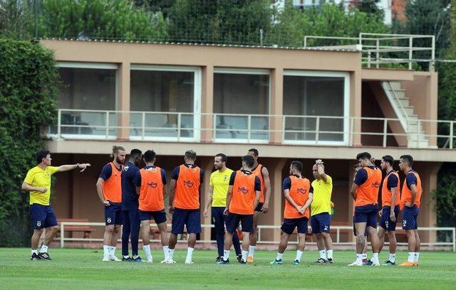 Fenerbah&ccedil;e Hazırlıklarını S&uuml;rd&uuml;rd&uuml; 2