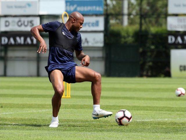 Fenerbah&ccedil;e Hazırlıklarını S&uuml;rd&uuml;rd&uuml; 3