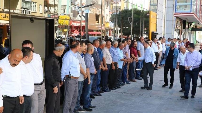 Başkan Saygılı, Vatandaşlarla Bayramlaştı