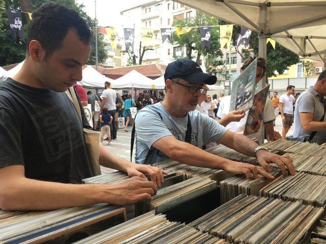 Plakseverler Kadıköy’de Buluştu