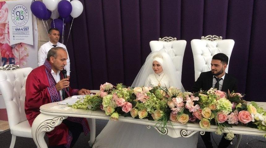 26 &Ccedil;ift Toplu Nikah T&ouml;reniyle D&uuml;nya Evine Girdi
