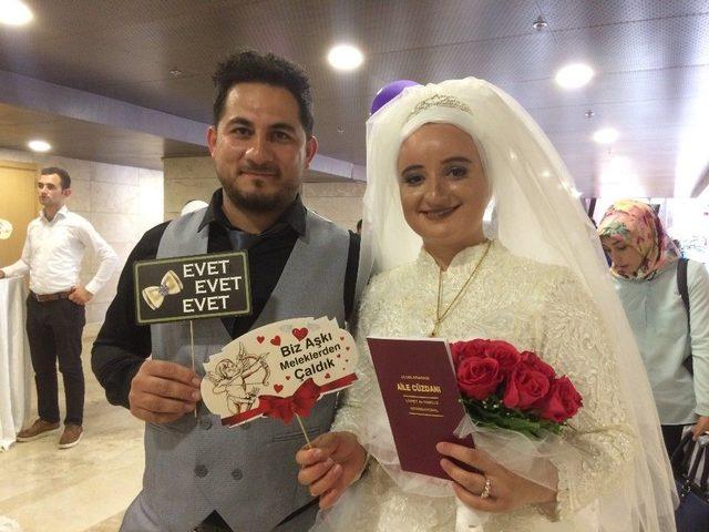 26 Çift Toplu Nikah Töreniyle Dünya Evine Girdi