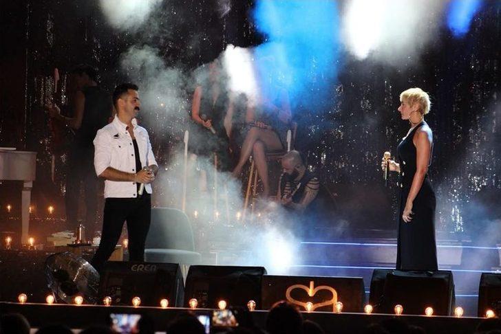 Kuşadası’nda Yıldızlar Geçidi Devam Ediyor G5