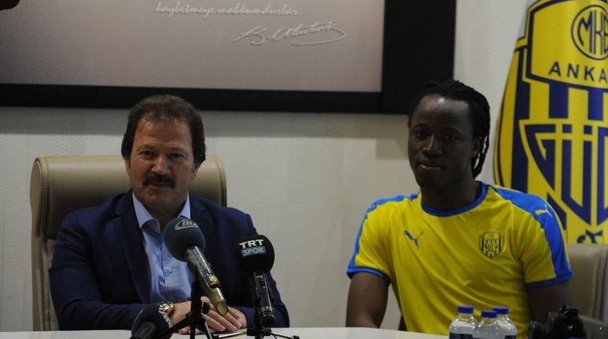 Mke Ankarag&uuml;c&uuml;, Bakary Kone İle Anlaştı