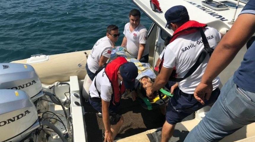 Tur Teknesinde Yaralanan Tatilciye Denizde İlk Yardım M&uuml;dahalesi