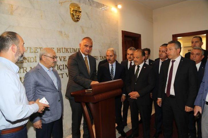 Kültür Ve Turizm Bakanı Ersoy, Kuşadası Limanı’nda İncelemelerde Bulundu G5