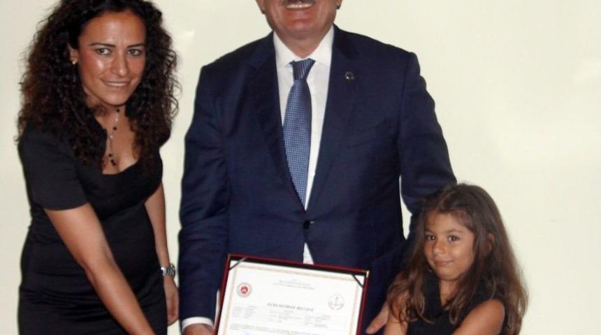 Aşçı Yardımcılığı Kursundan Mezun Olan Kadınlara Sertifika Verildi