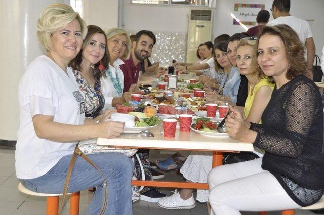 Gaziantep Kolej Vakfı Ailesi Kahvaltıda Buluştu