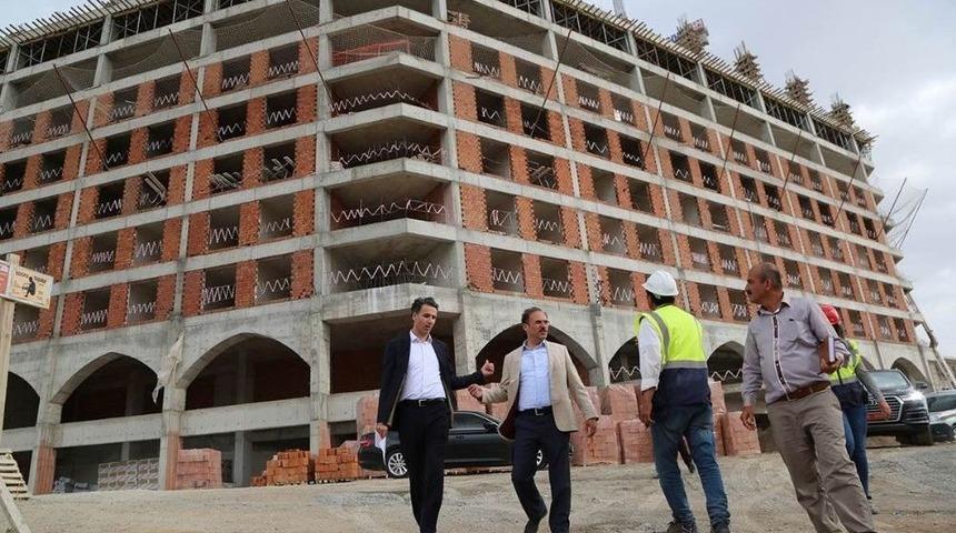 Vali Yurtna&ccedil;, İncelemelerde Bulundu