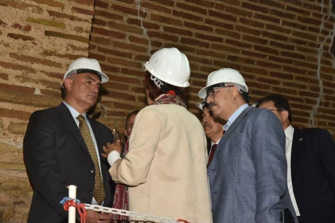 Bakan Ersoy, Kadıkalesi Kazı &Ccedil;alışmalarını İnceledi