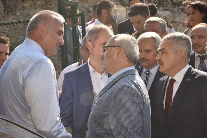 Bakan Ersoy, Kadıkalesi Kazı Çalışmalarını İnceledi G2