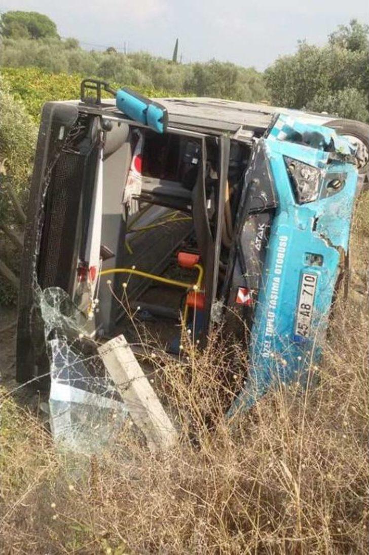 Manisa’nın Yunusemre İlçesinde Halk Otobüsü İle Otomobilin Çarpışması Sonucu İlk Belirlemelere Göre 20 Kişi Yaralandı. G5