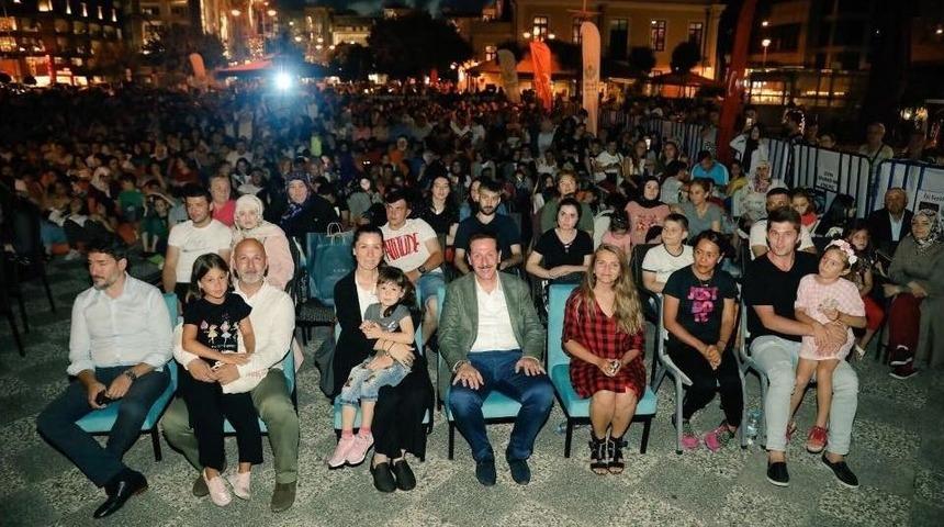 İlkadım&rsquo;da A&ccedil;ık Hava Sinema Festivali Devam Ediyor