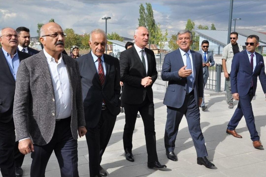 11. Cumhurbaşkanı Abdullah G&uuml;l Kars&rsquo;ta