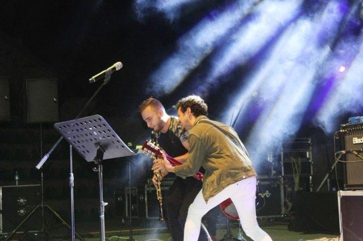 Ünlü Popçu Buray Ayvalıkgücü İçin Sahne Aldı G2