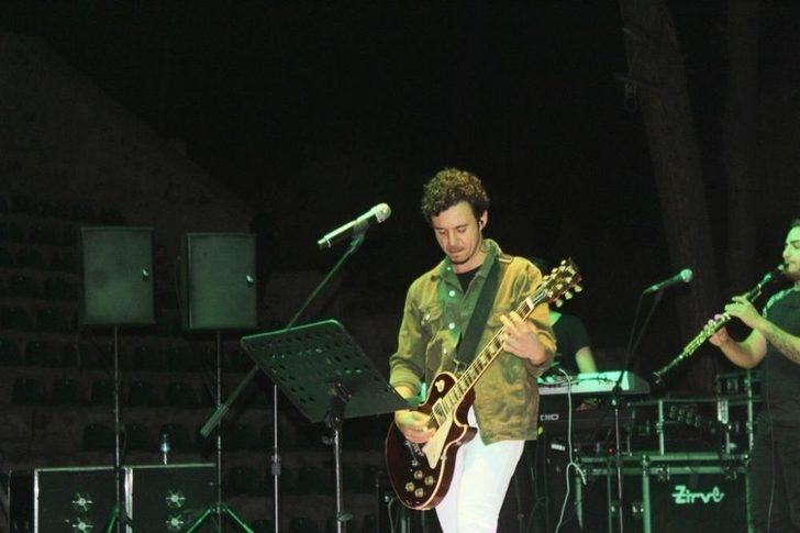 Ünlü Popçu Buray Ayvalıkgücü İçin Sahne Aldı G3