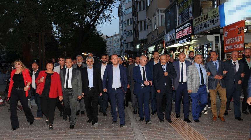 Eskişehir'de &uuml;lk&uuml;c&uuml; gen&ccedil;lerin anısına 'Şehitlere Saygı Y&uuml;r&uuml;y&uuml;ş&uuml;'