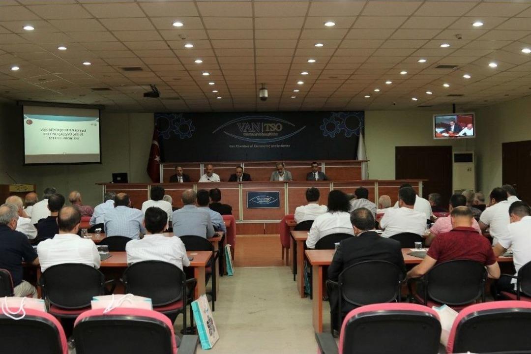 Yal&ccedil;ın, B&uuml;y&uuml;kşehir&rsquo;in &Ccedil;alışmalarını Anlattı